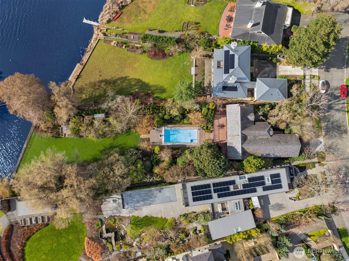 3925 NE Surber Drive , Seattle, WA 98105