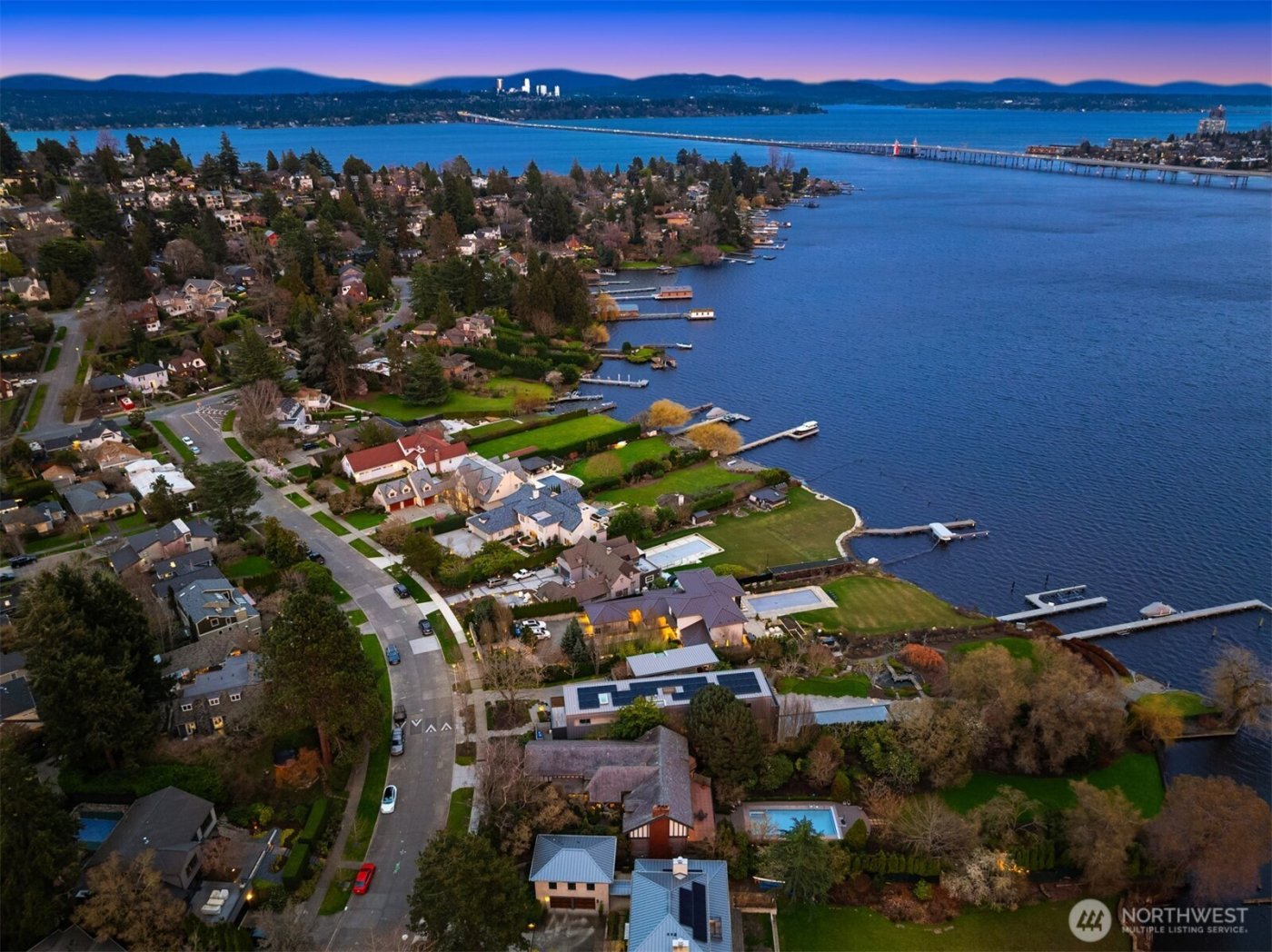 3925 NE Surber Drive , Seattle, WA 98105