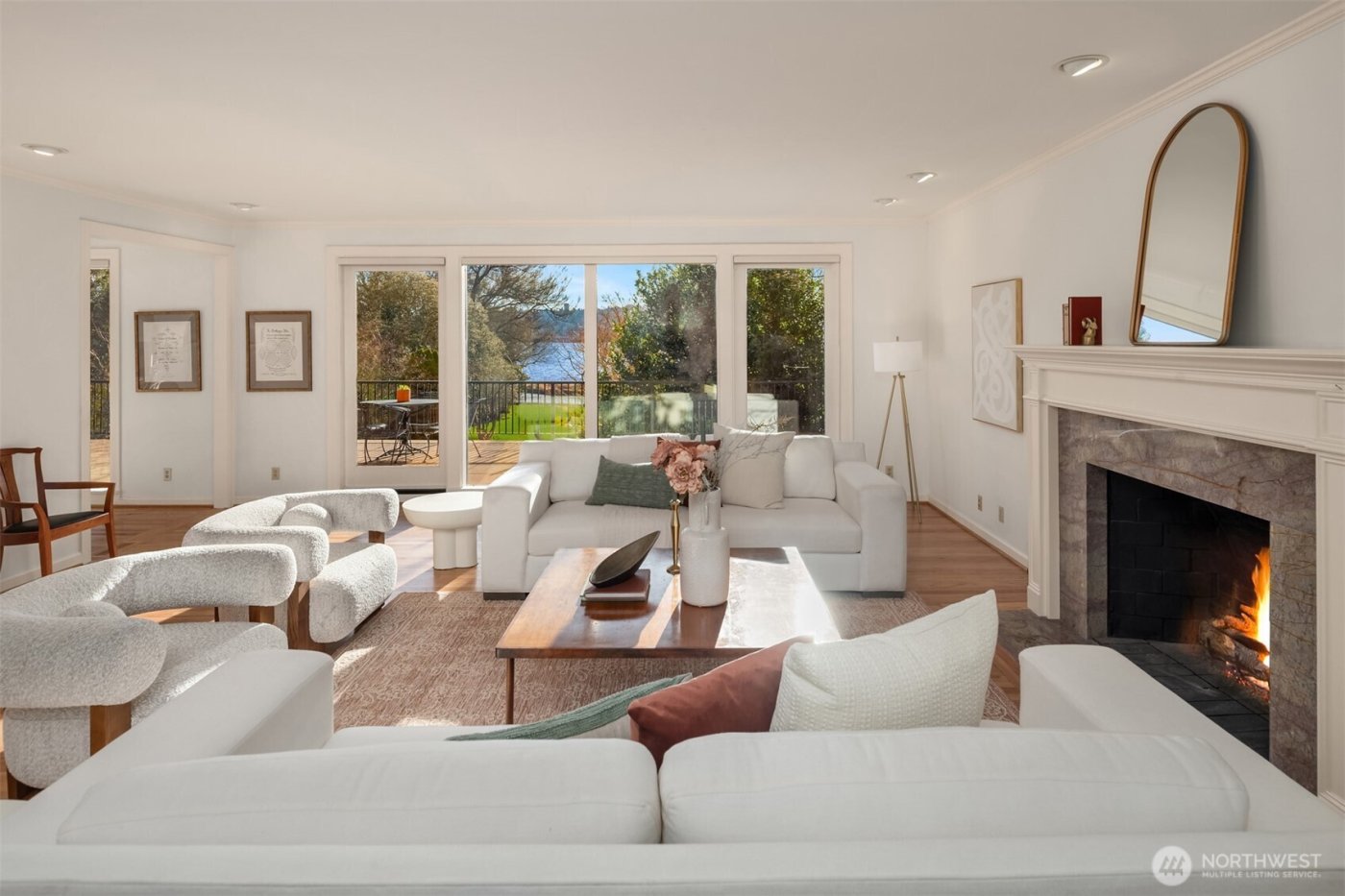 3925 NE Surber Drive , Seattle, WA 98105