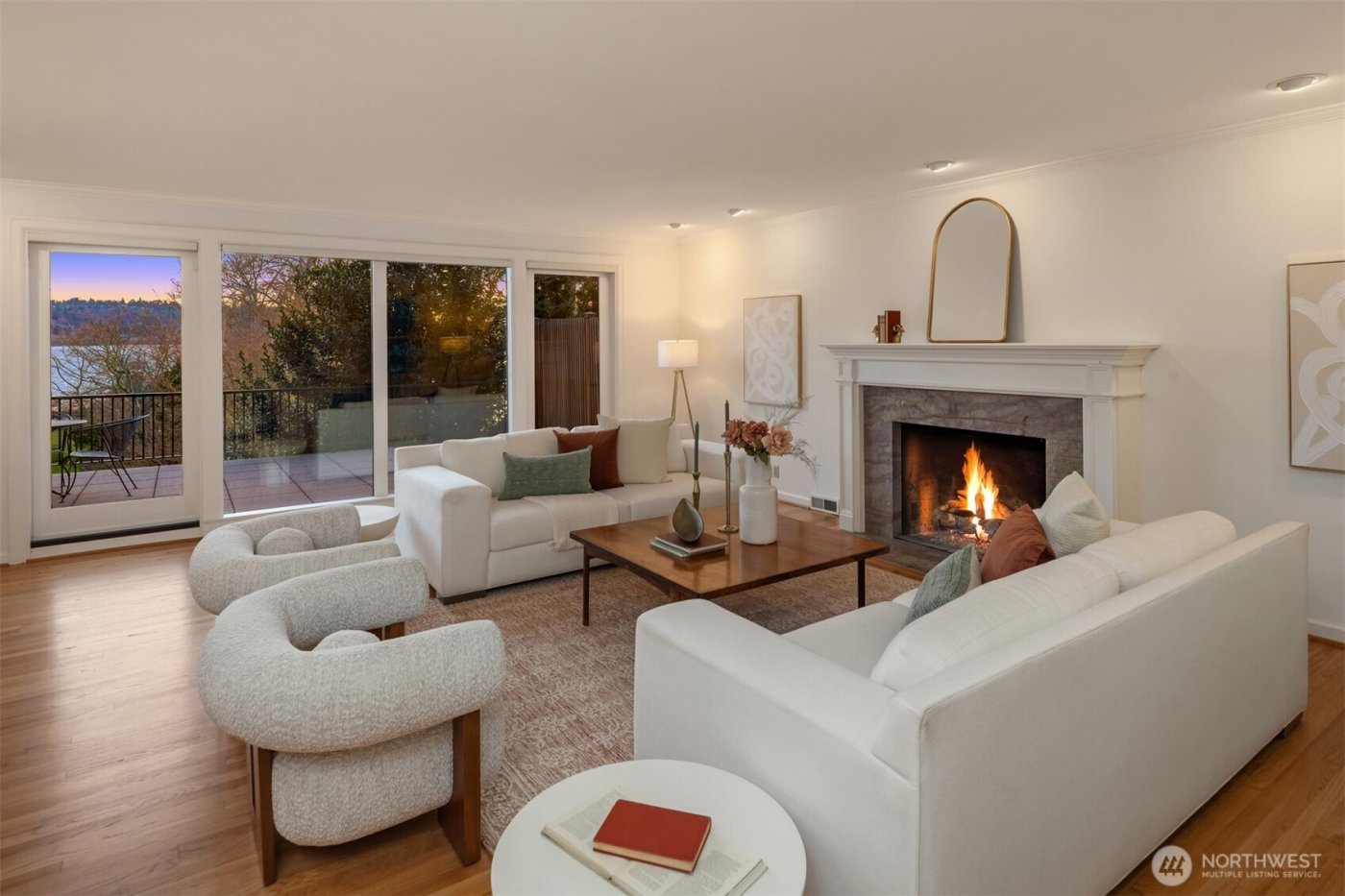 3925 NE Surber Drive , Seattle, WA 98105