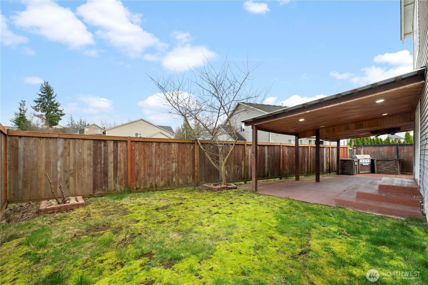 8213 209th Avenue Ct E, Bonney Lake, WA 98391