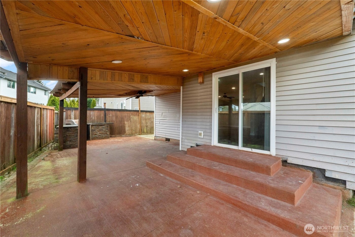 8213 209th Avenue Ct E, Bonney Lake, WA 98391