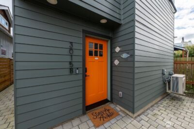 3015 61st Avenue SW #B, Seattle, WA 98116