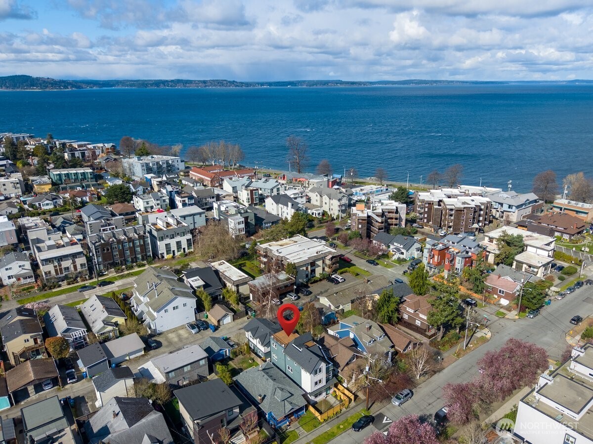 3015 61st Avenue SW #B, Seattle, WA 98116