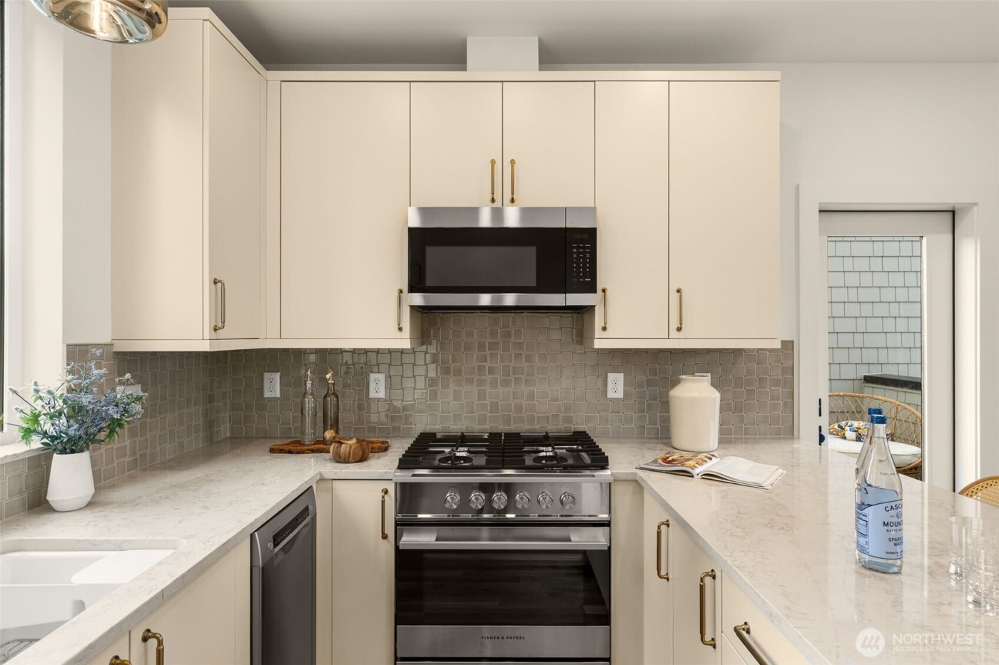 2844 35th Avenue W #B, Seattle, WA 98199