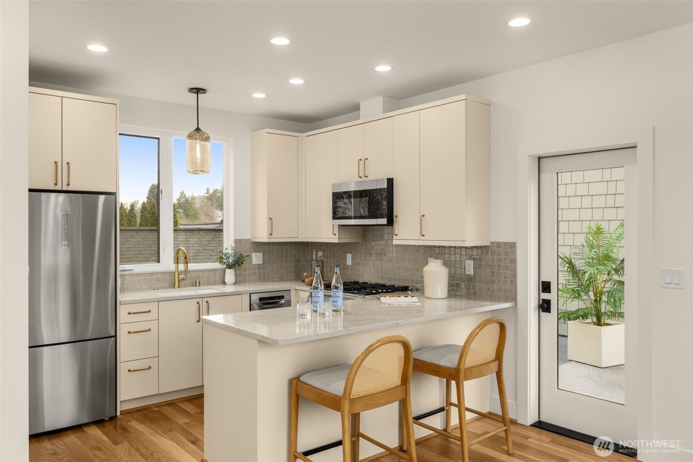 2844 35th Avenue W #B, Seattle, WA 98199