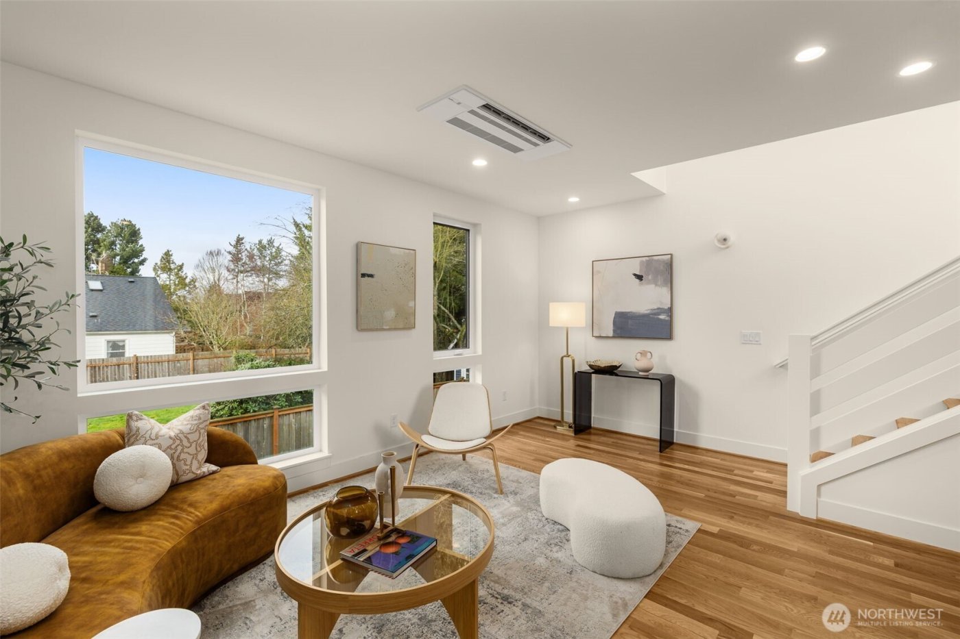 2844 35th Avenue W #B, Seattle, WA 98199