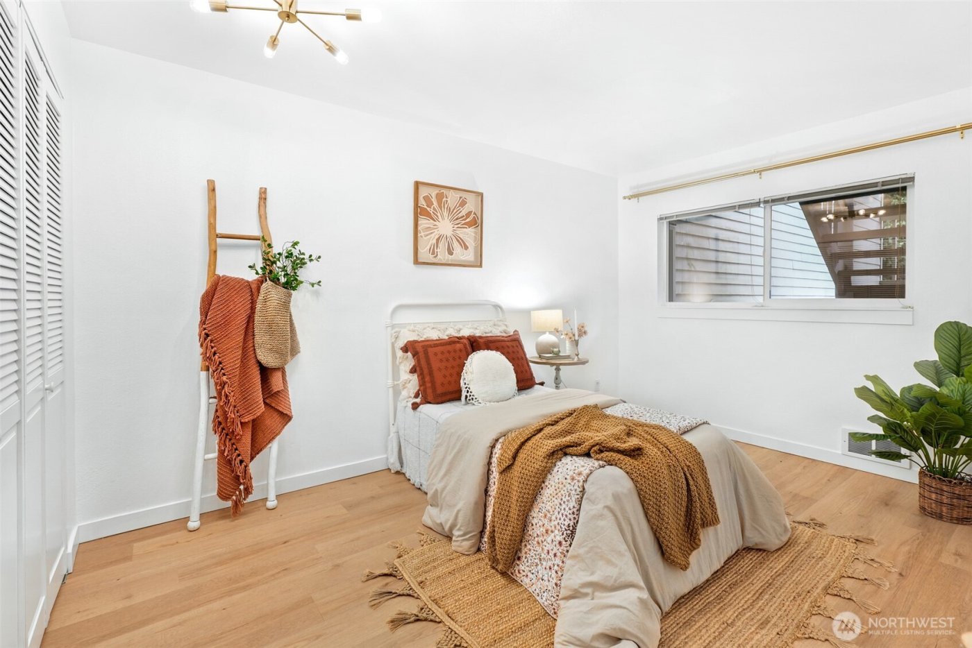 12003 100th Avenue NE #202, Kirkland, WA 98034