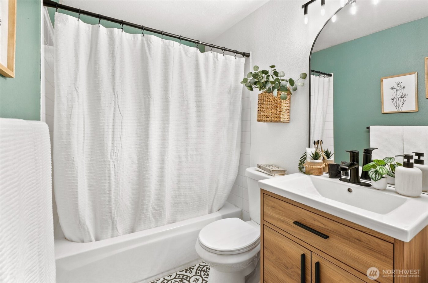 12003 100th Avenue NE #202, Kirkland, WA 98034