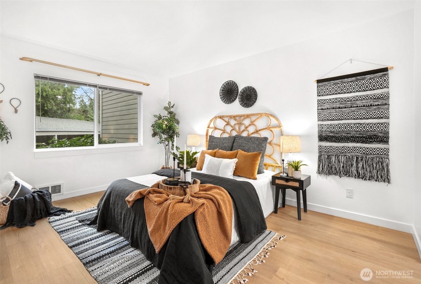 12003 100th Avenue NE #202, Kirkland, WA 98034