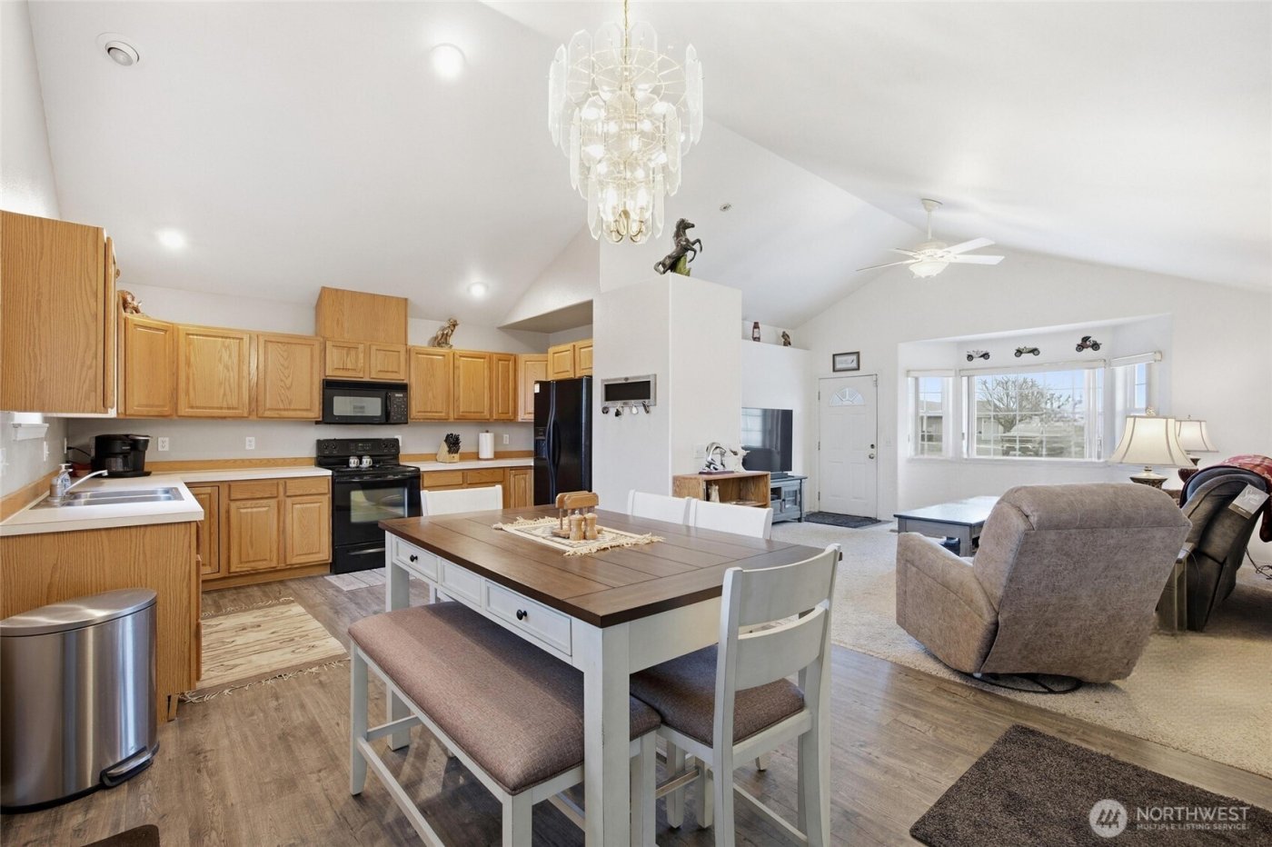 112 W Belmont Avenue , Moses Lake, WA 98837