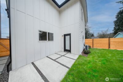 12531 25th Avenue NE #C, Seattle, WA 98125 - Photo 33