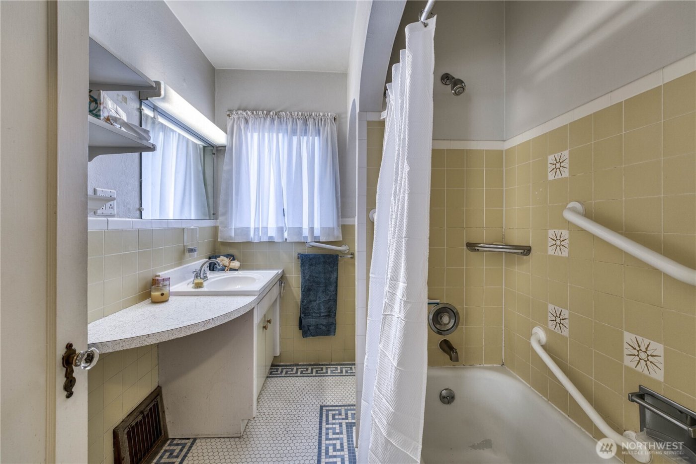751 S 39th Street , Tacoma, WA 98418