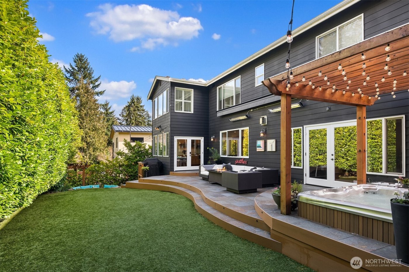 10414 SE 13th Street , Bellevue, WA 98004