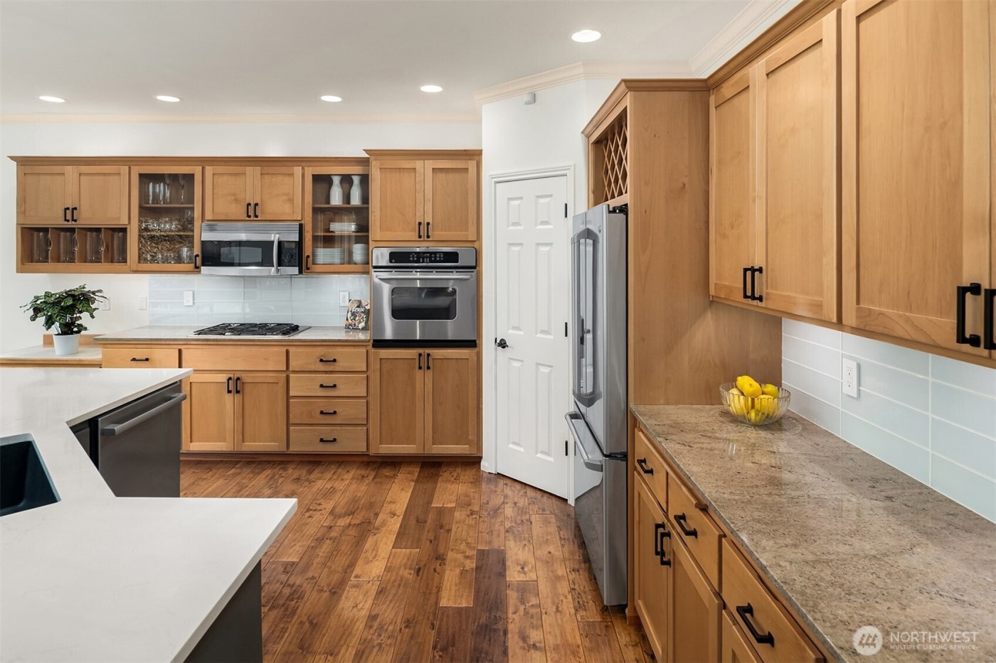 10414 SE 13th Street , Bellevue, WA 98004