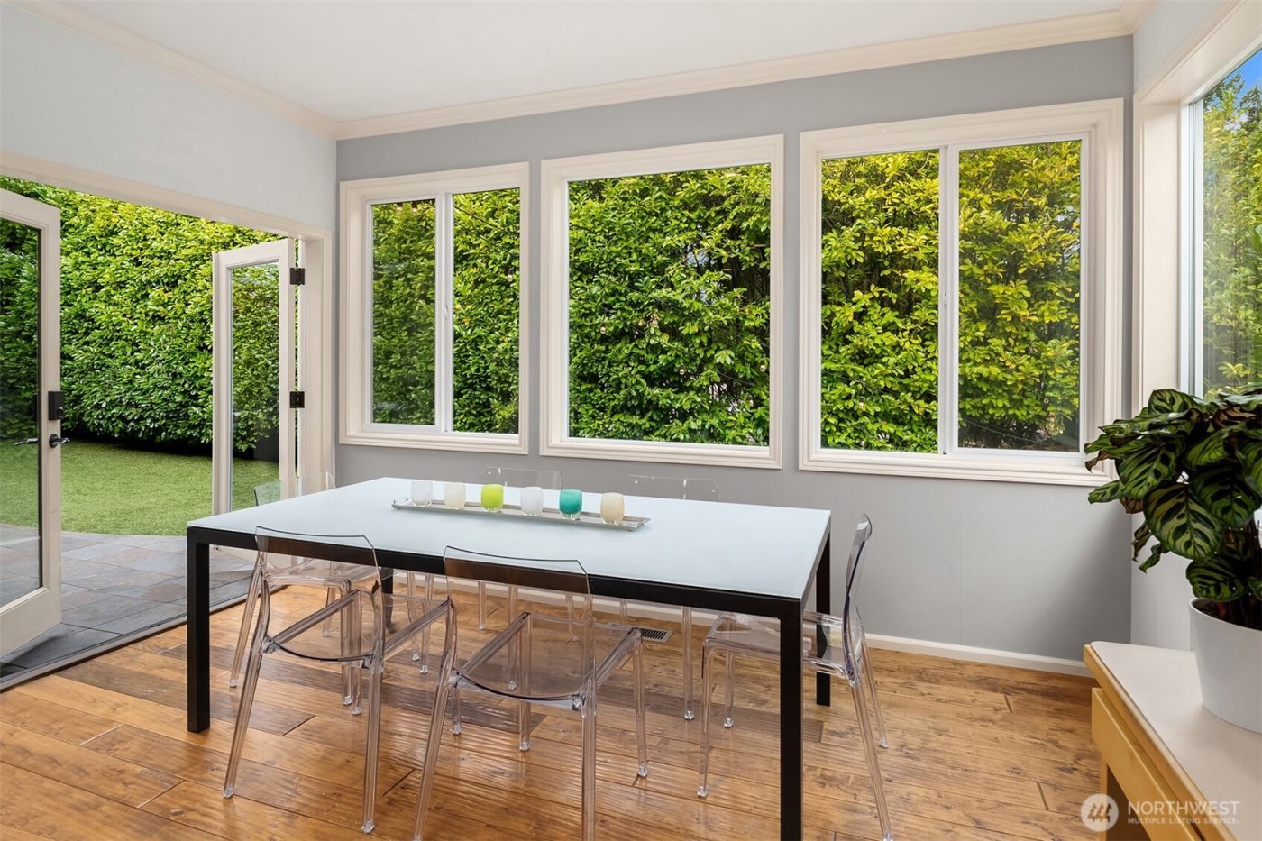 10414 SE 13th Street , Bellevue, WA 98004