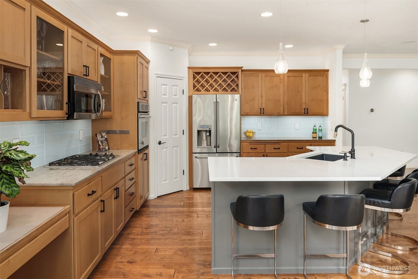 10414 SE 13th Street , Bellevue, WA 98004