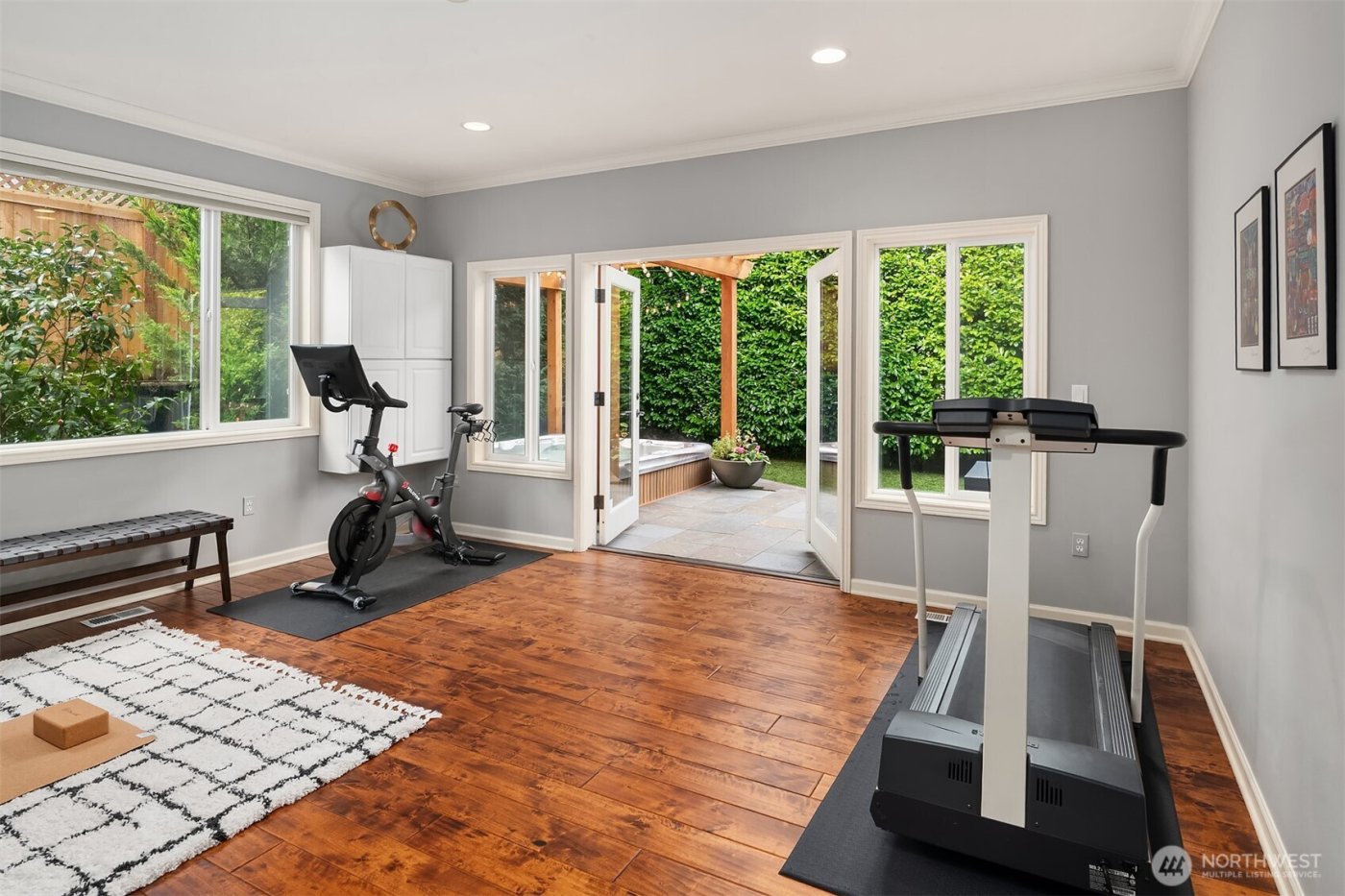 10414 SE 13th Street , Bellevue, WA 98004