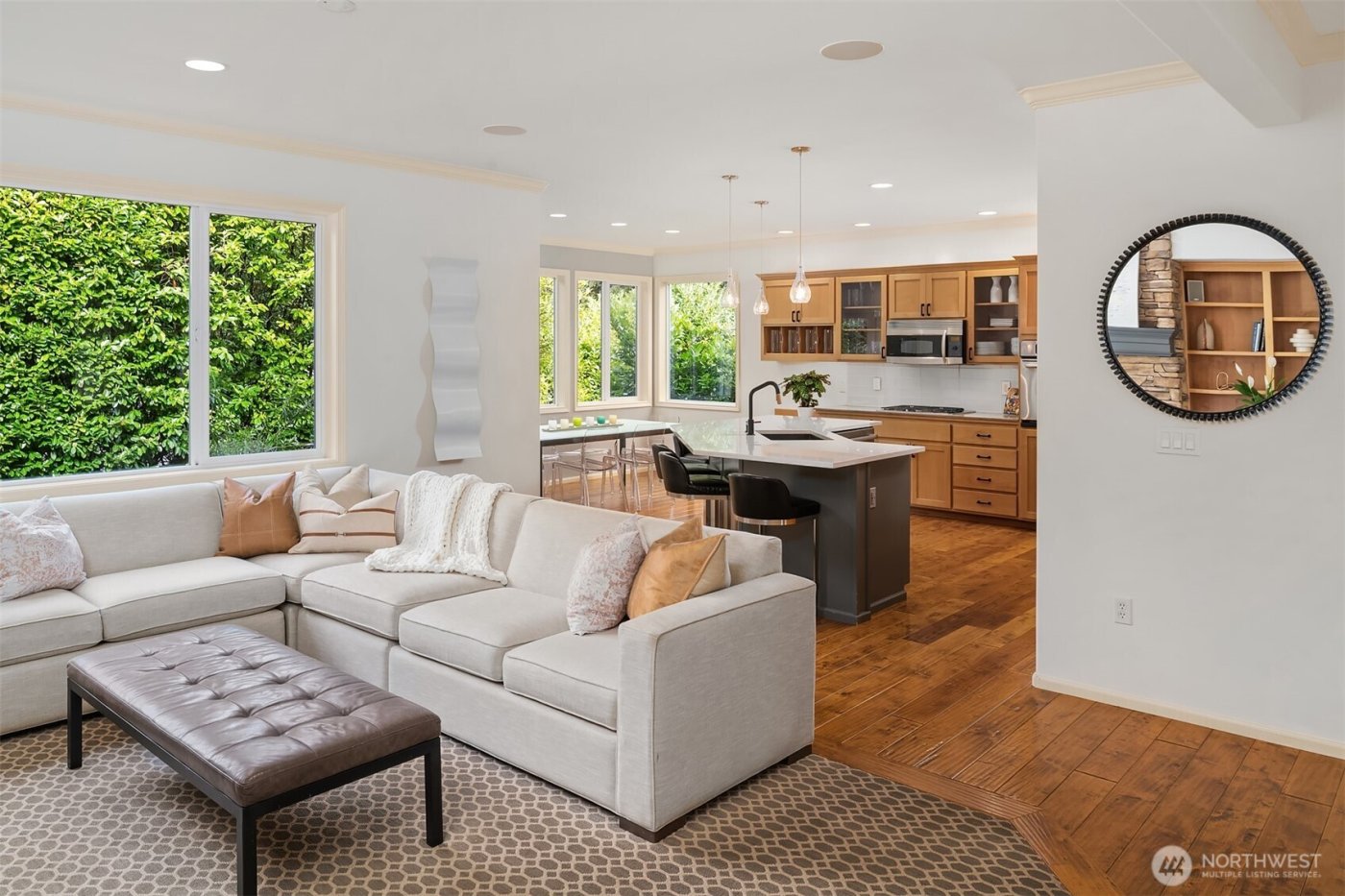 10414 SE 13th Street , Bellevue, WA 98004