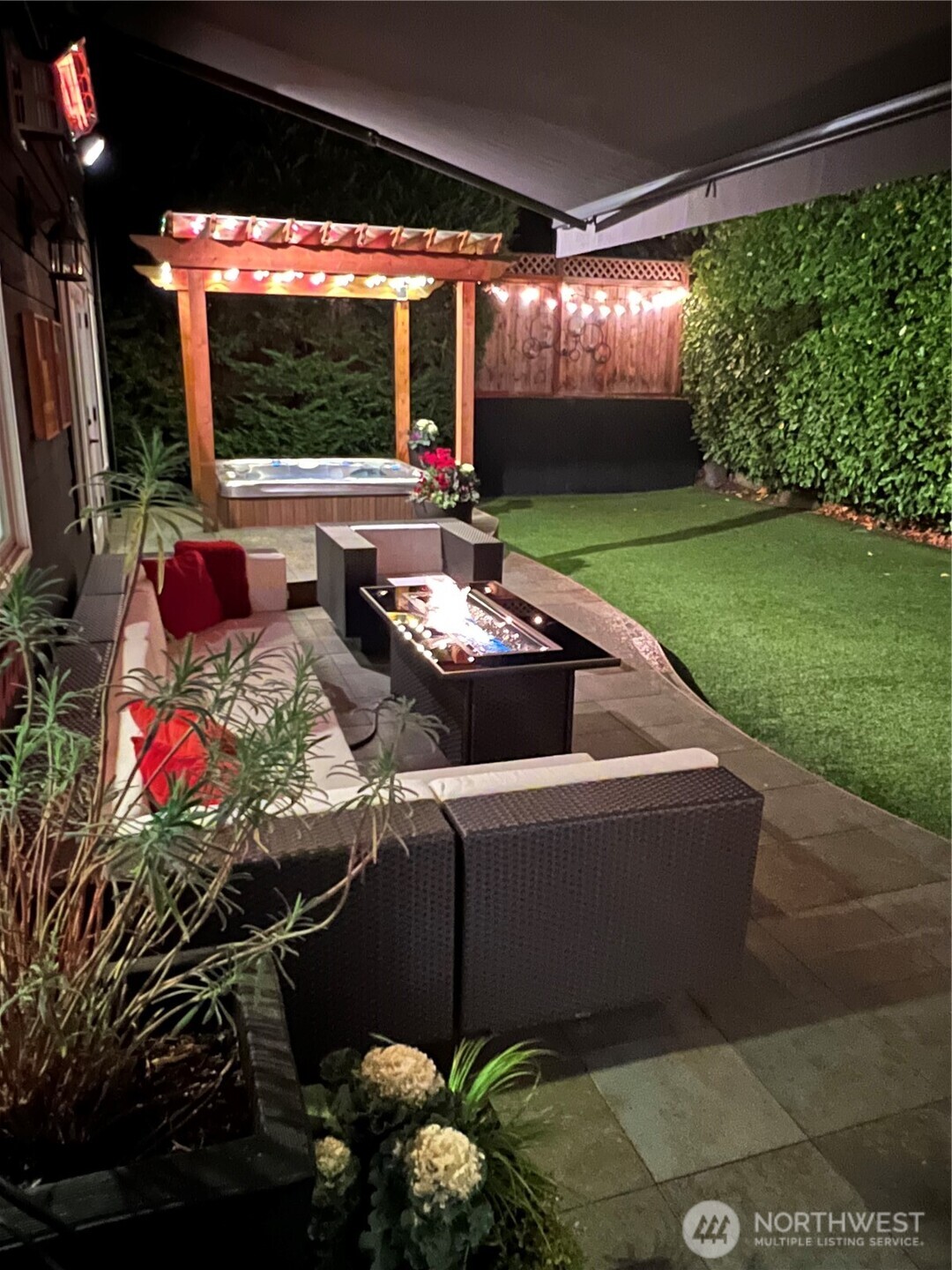 10414 SE 13th Street , Bellevue, WA 98004