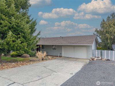 914 Roosevelt Boulevard , Ephrata, WA 98823 - Photo 2