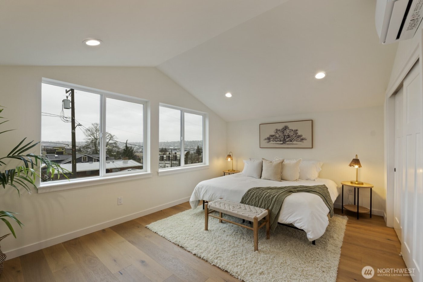 2213 W Bertona Street , Seattle, WA 98199