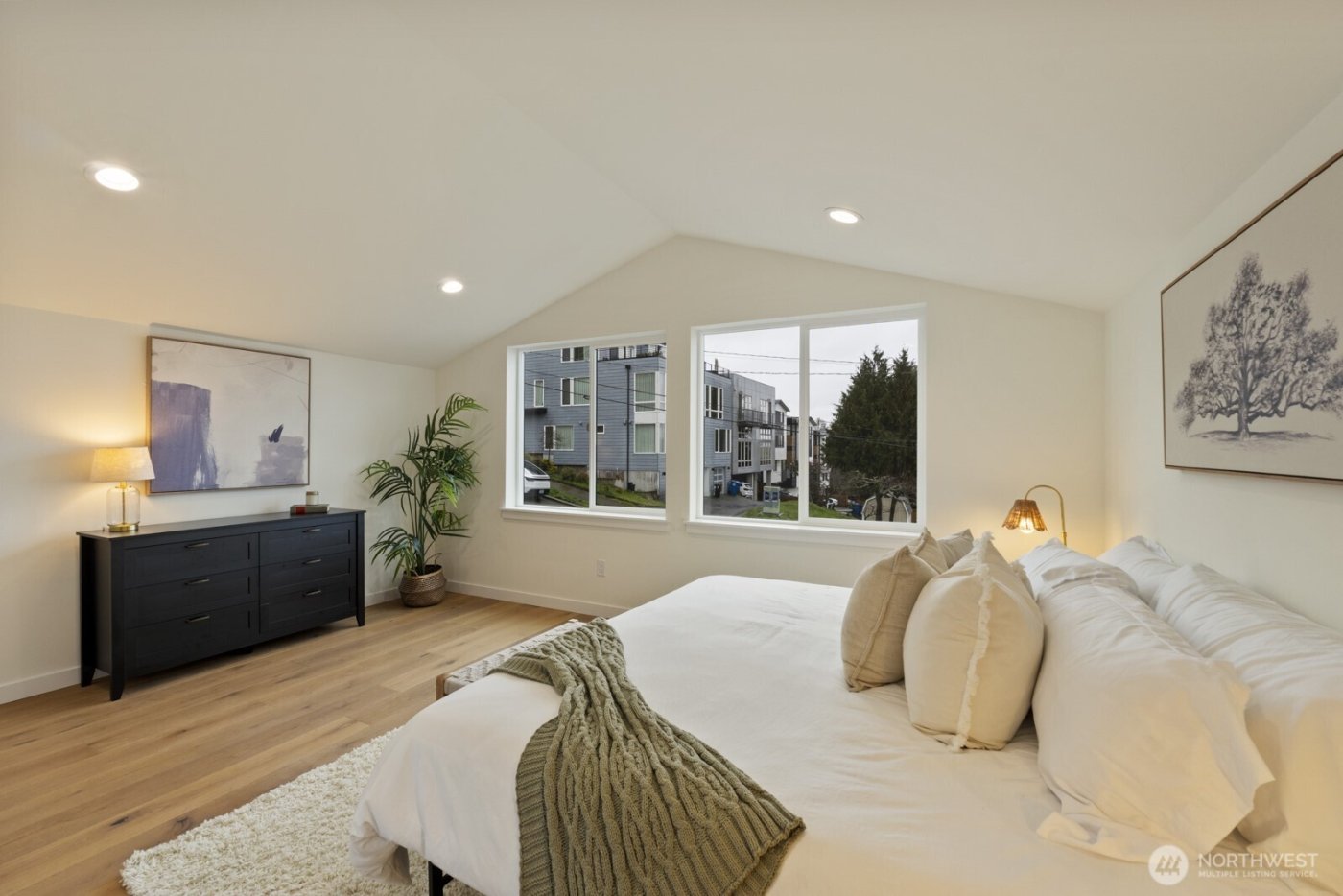 2213 W Bertona Street , Seattle, WA 98199