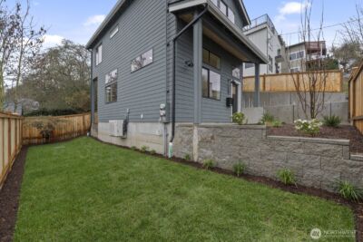 2213 W Bertona Street , Seattle, WA 98199 - Photo 31