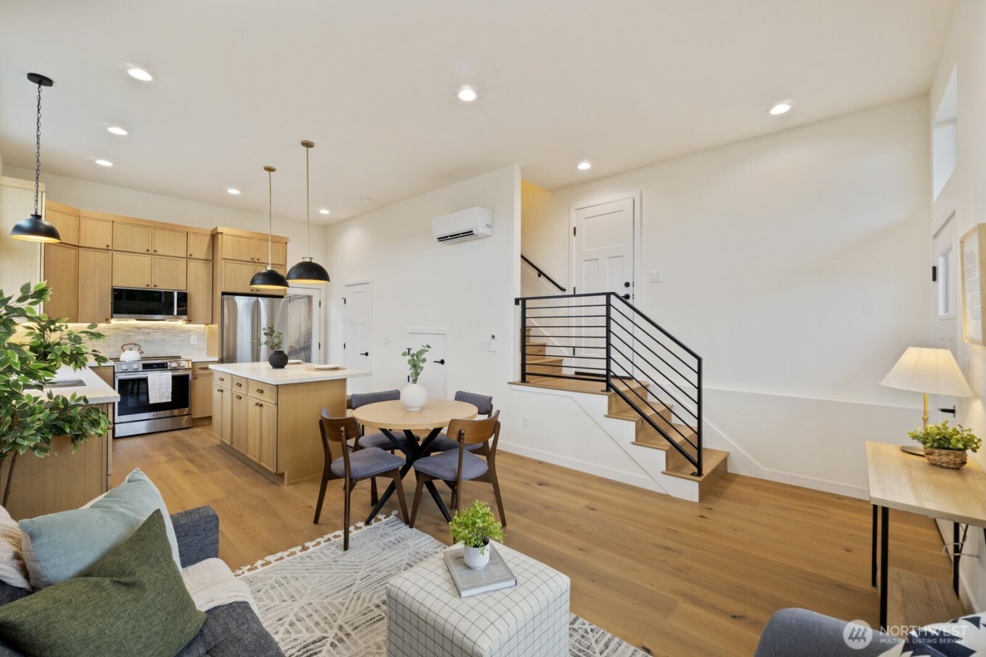 2213 W Bertona Street , Seattle, WA 98199