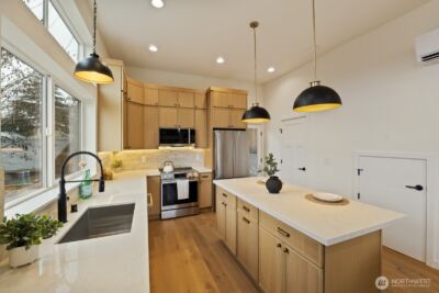 2213 W Bertona Street , Seattle, WA 98199 - Photo 8