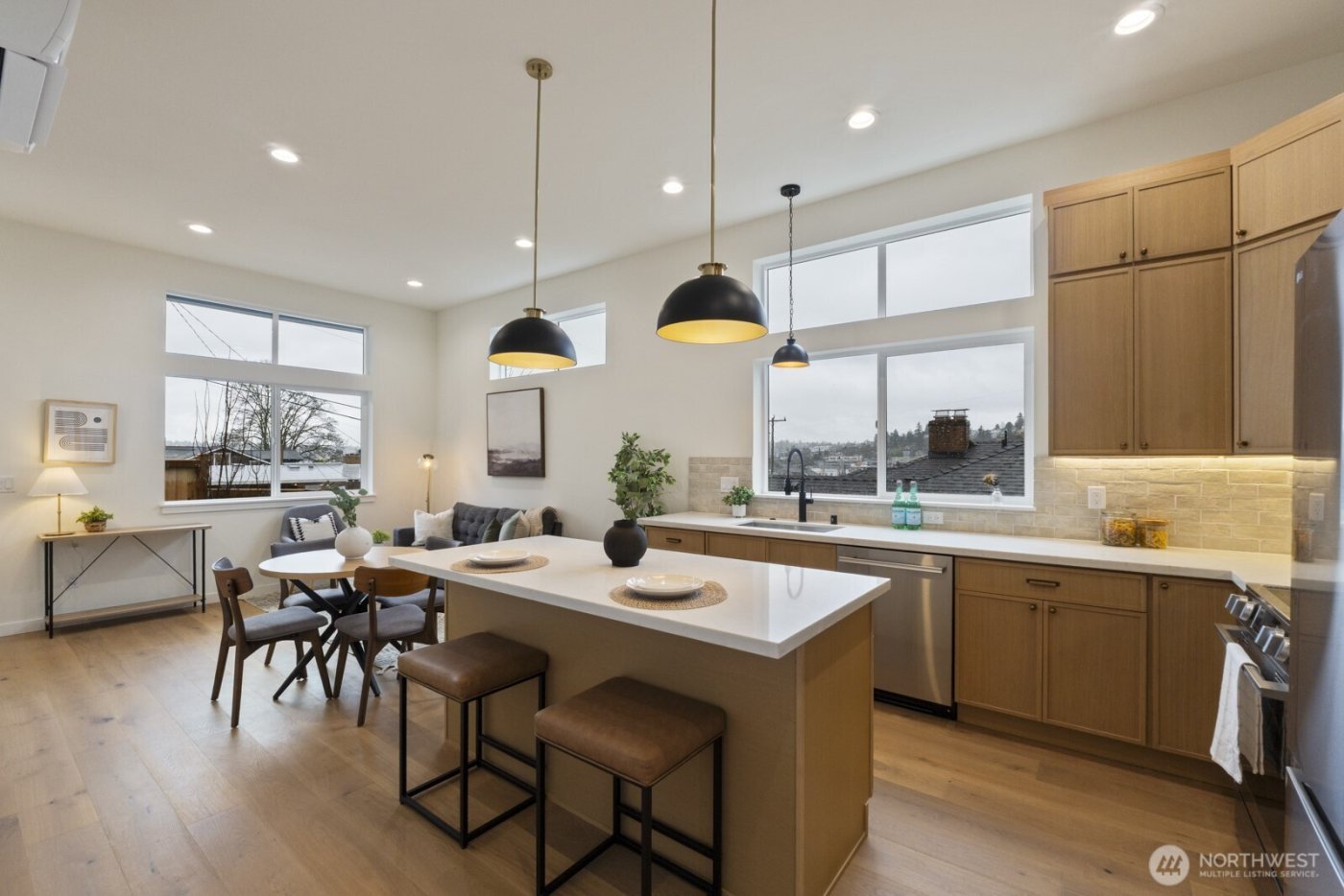 2213 W Bertona Street , Seattle, WA 98199