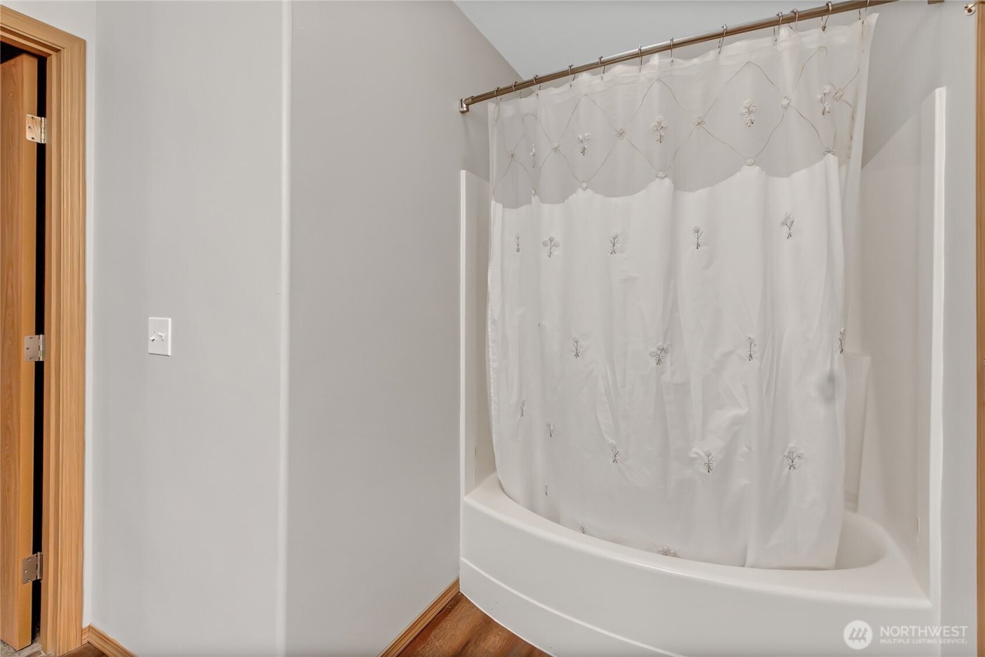 20607 197th Avenue E, Orting, WA 98360