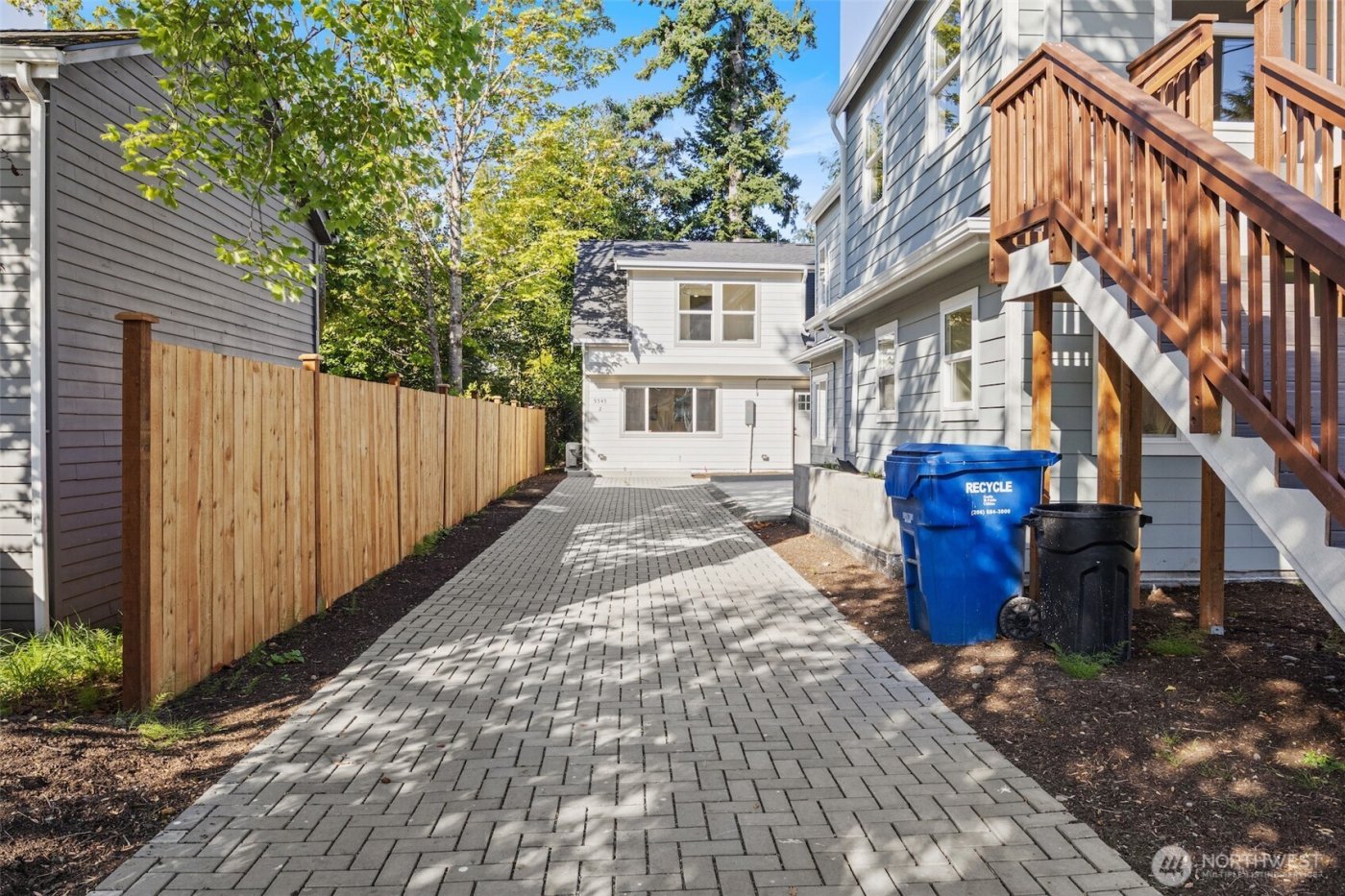 9545 Wallingford Avenue N, Seattle, WA 98103