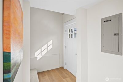 9545 Wallingford Avenue N, Seattle, WA 98103 - Photo 13