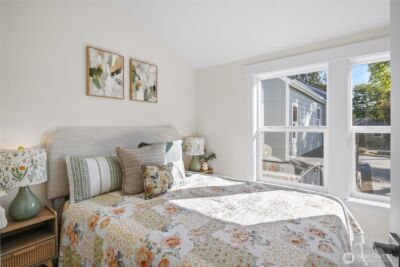 9545 Wallingford Avenue N, Seattle, WA 98103 - Photo 20