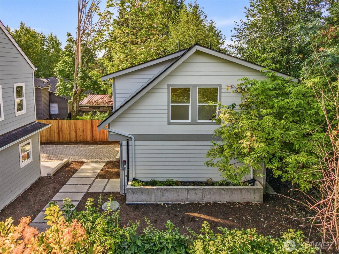 9545 Wallingford Avenue N, Seattle, WA 98103