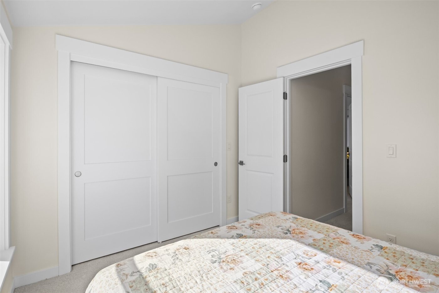 9545 Wallingford Avenue N, Seattle, WA 98103