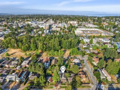 9545 Wallingford Avenue N, Seattle, WA 98103 - Photo 22