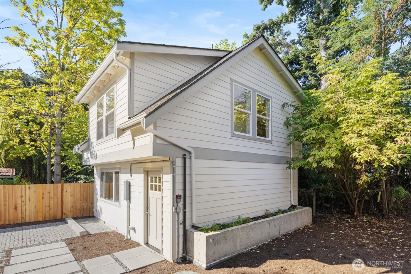 9545 Wallingford Avenue N, Seattle, WA 98103