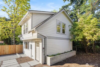 9545 Wallingford Avenue N, Seattle, WA 98103 - Photo 4