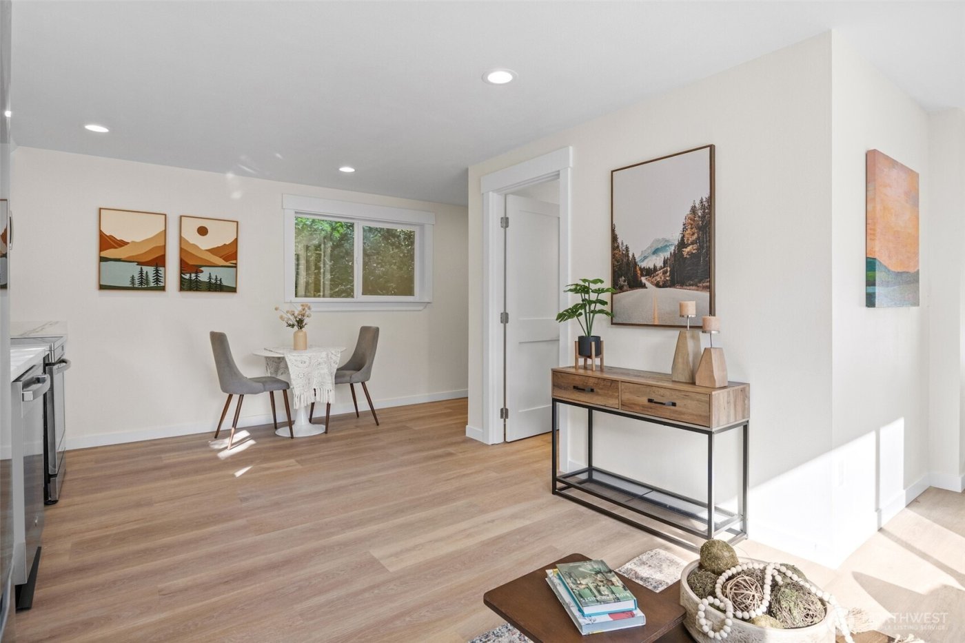 9545 Wallingford Avenue N, Seattle, WA 98103