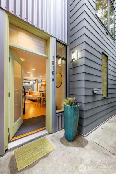 1810 11th Avenue #A, Seattle, WA 98122 - Photo 1