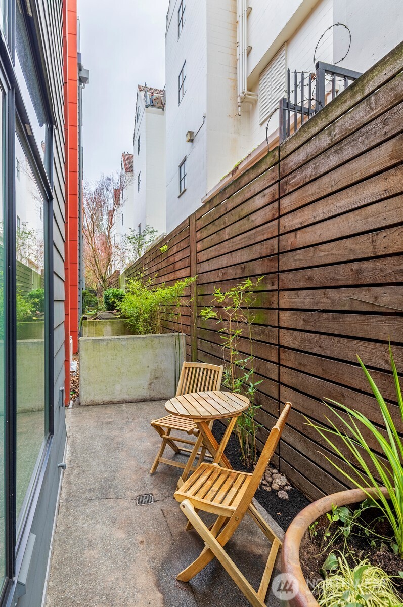 1810 11th Avenue #A, Seattle, WA 98122