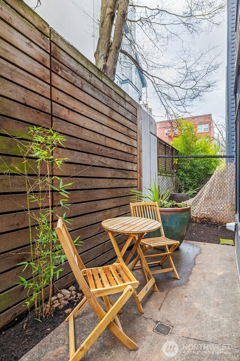 1810 11th Avenue #A, Seattle, WA 98122