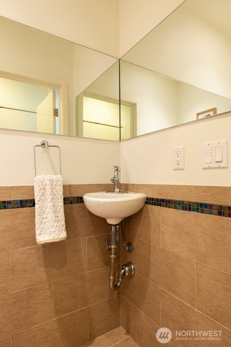 1810 11th Avenue #A, Seattle, WA 98122