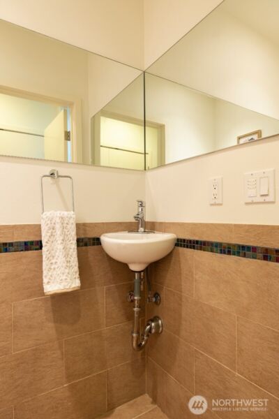 1810 11th Avenue #A, Seattle, WA 98122 - Photo 14