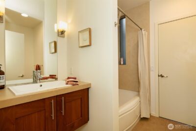 1810 11th Avenue #A, Seattle, WA 98122 - Photo 17