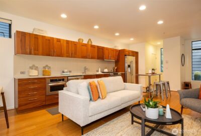 1810 11th Avenue #A, Seattle, WA 98122 - Photo 2