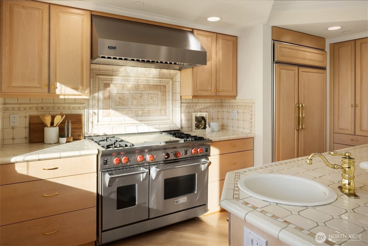 7 10th Avenue , Kirkland, WA 98033