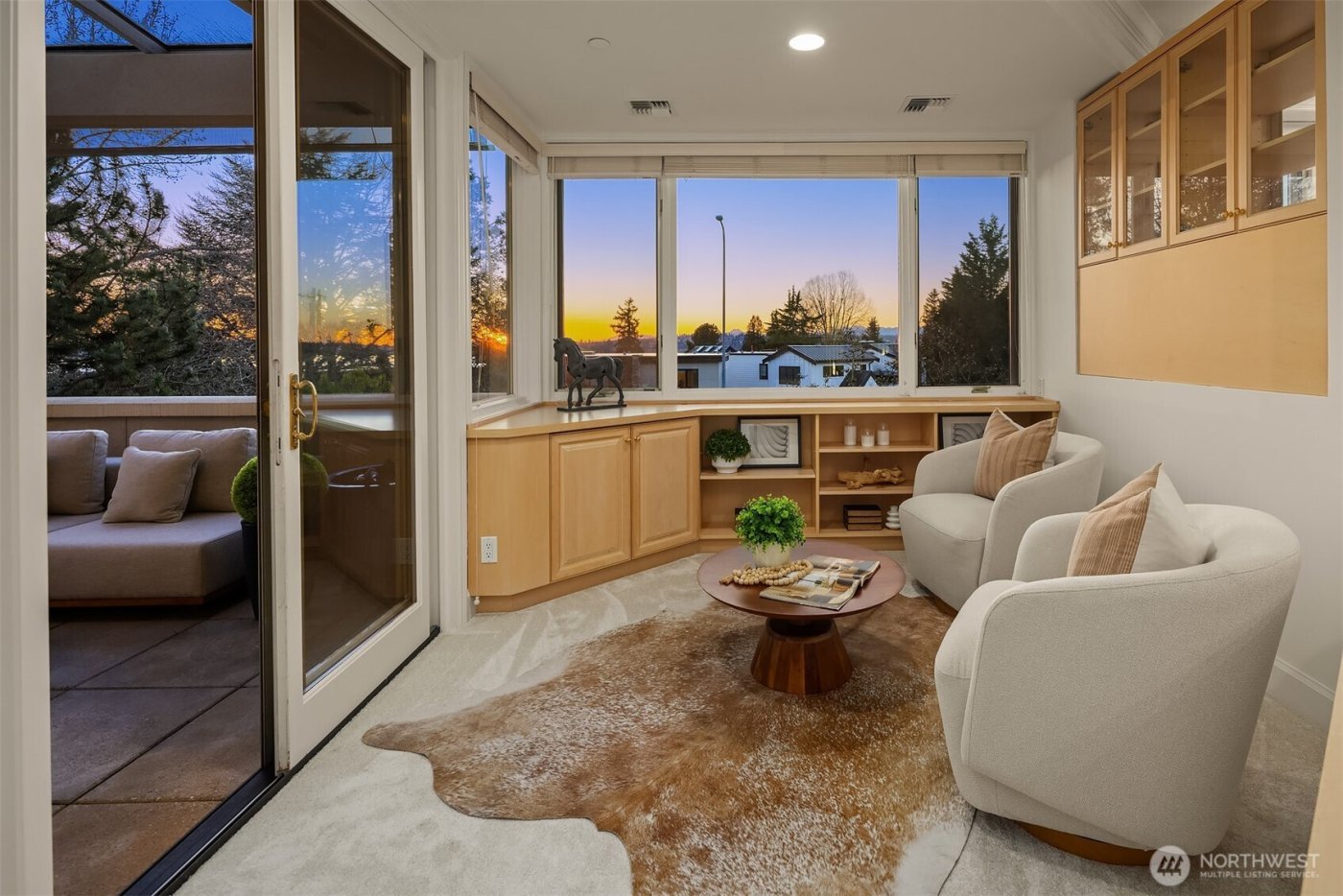 7 10th Avenue , Kirkland, WA 98033